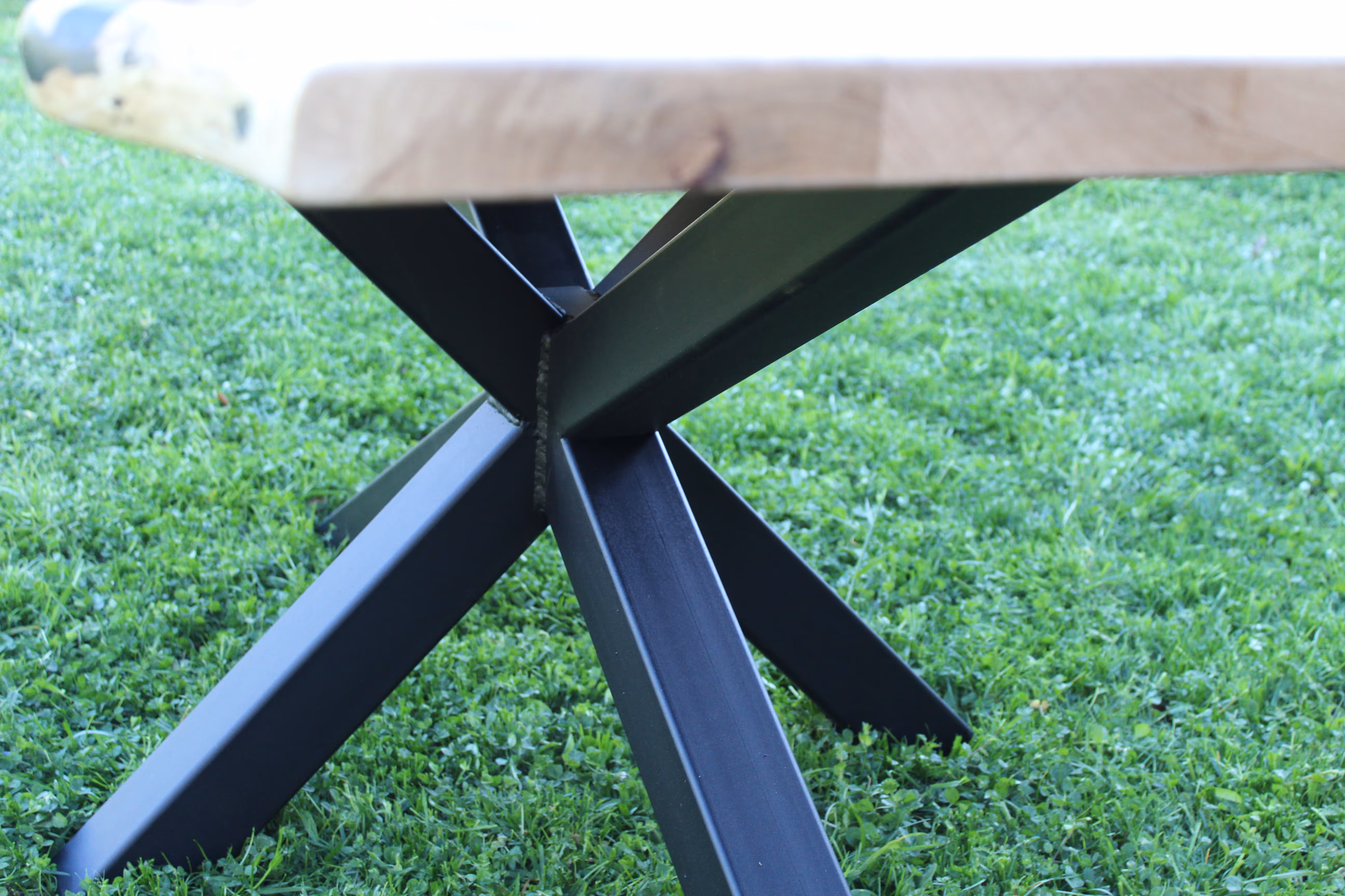 Image from Unikatna masivna jedilna miza album