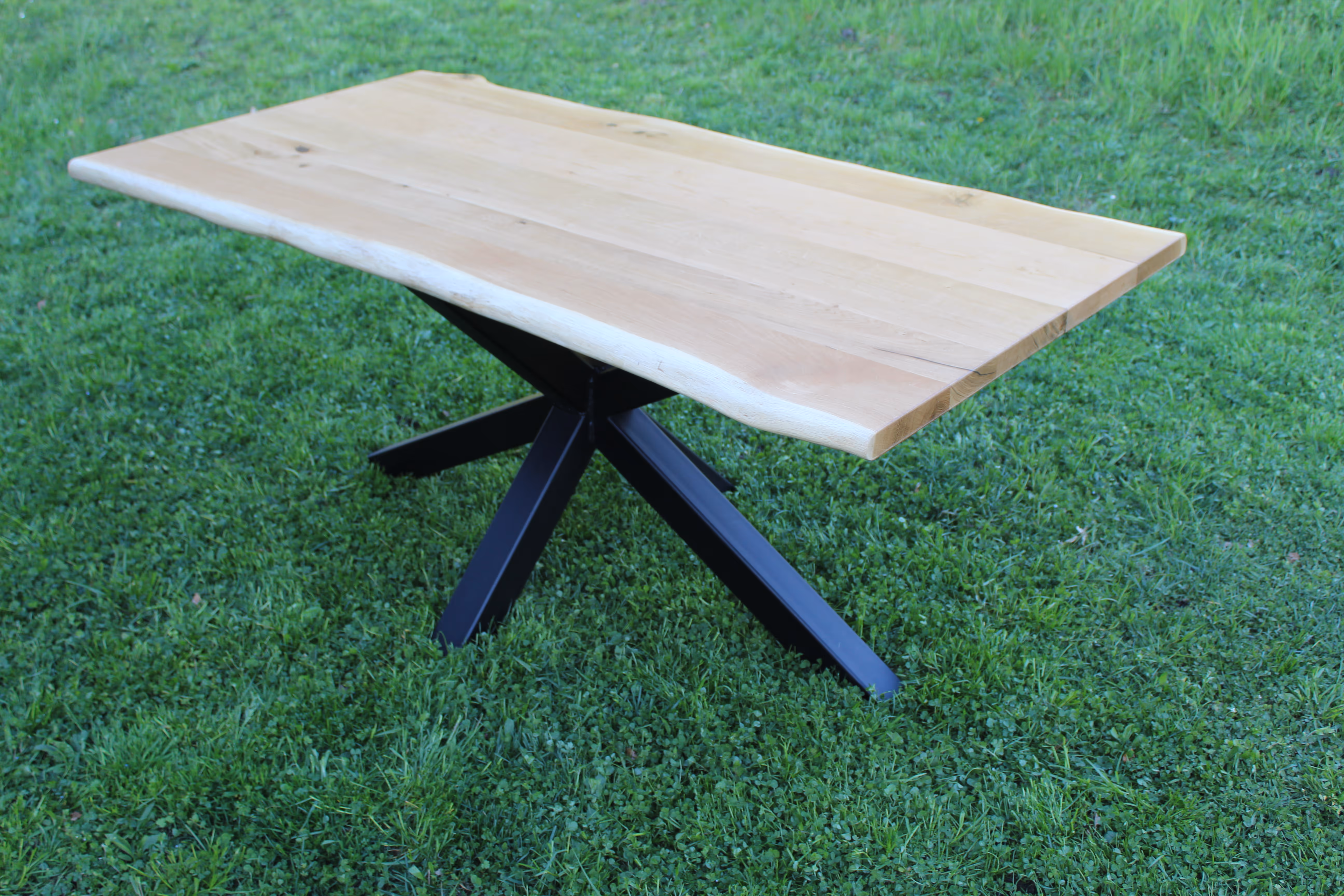 Image from Unikatna masivna jedilna miza album