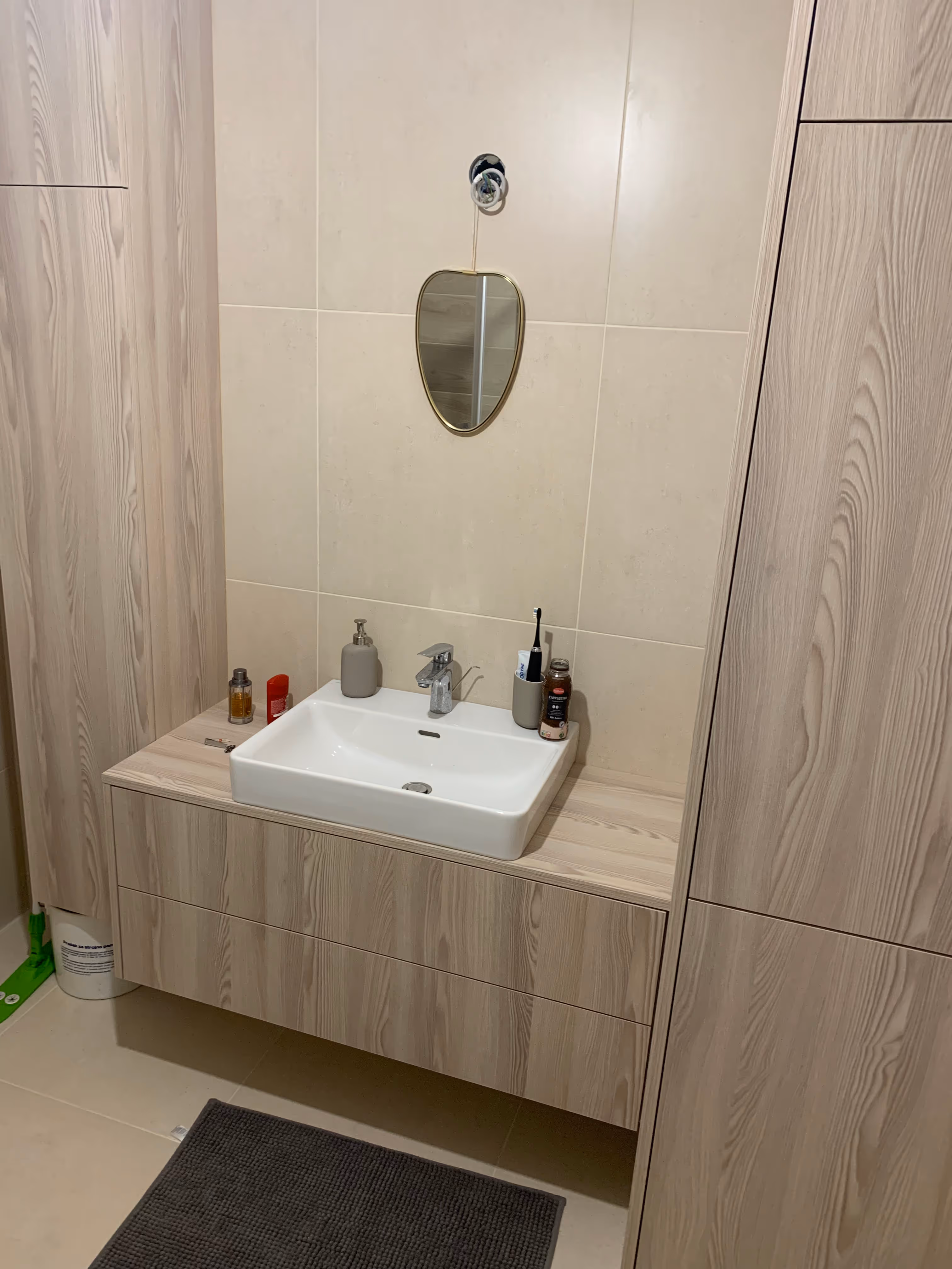 Image from Sodobna kopalnica v lesnem dekorju album