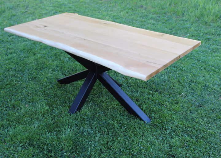 Unikatna masivna jedilna miza